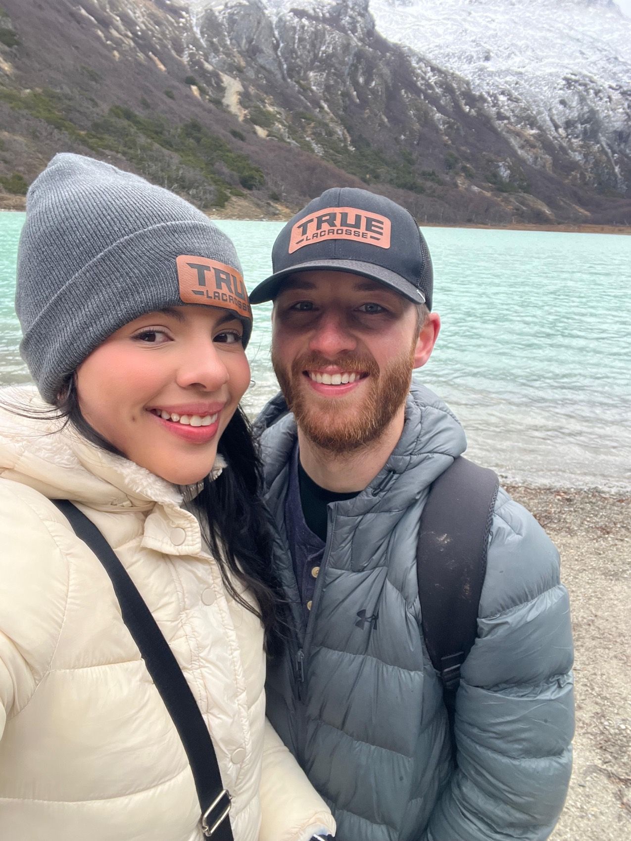 María y Connor en Ushuaia, el fin del mundo
